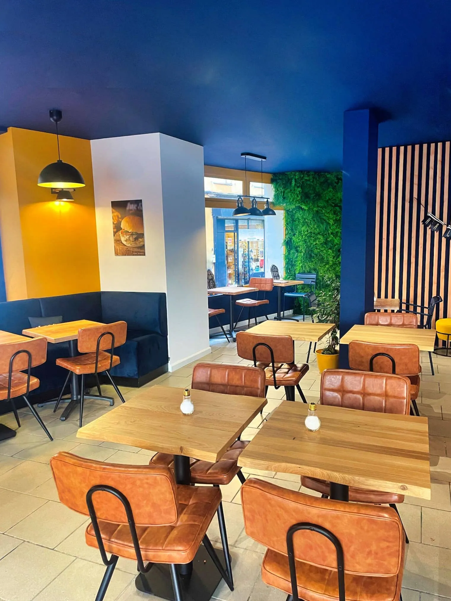 restaurant hugandjo
